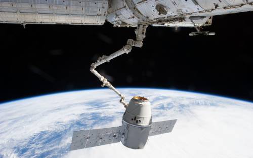 Dragon SpaceX, Космос