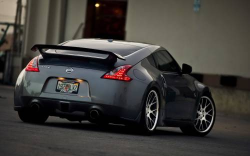 Nissan 370Z, Автомобили