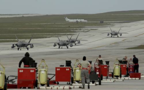 F-22 перед взлетом, Авиация
